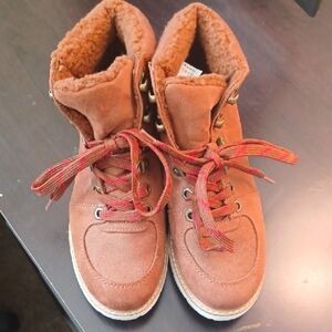 American Eagle Outfitters Brown Lace-Up Winter Boots